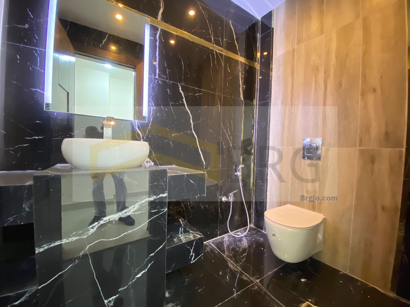 dbfb291d-32d4-4b09-9bac-ac7ff06be48a