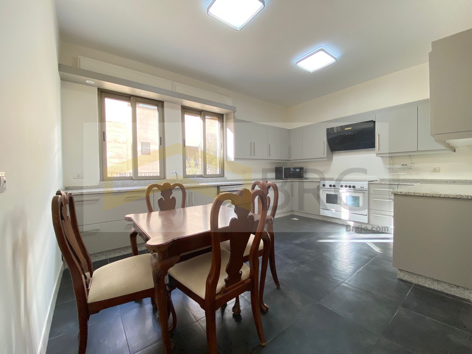 dda28540-696b-4c9d-ba34-36beddf4bb58