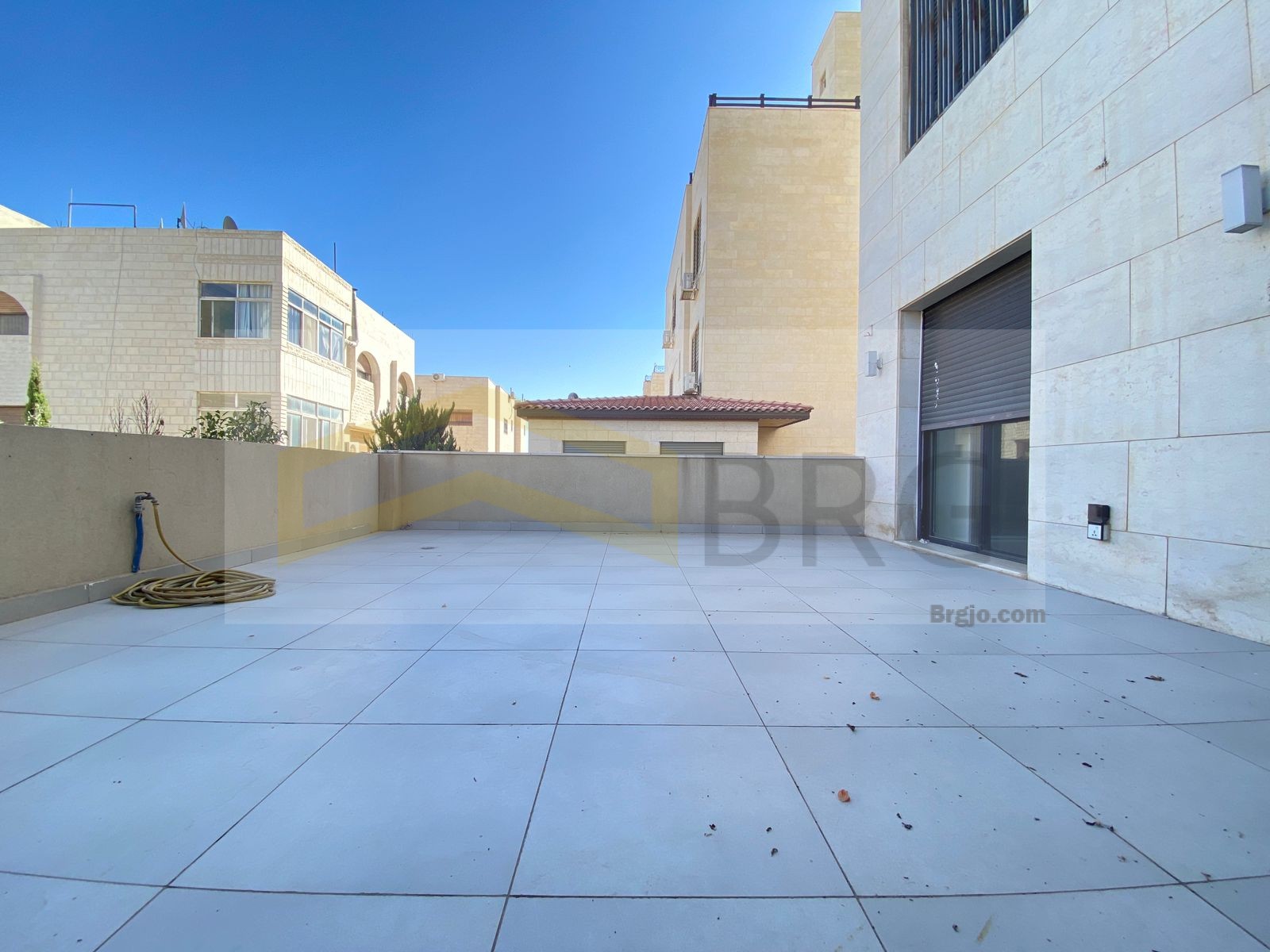 e2afb32b-b6f0-44ce-a23b-38343b08cd8e