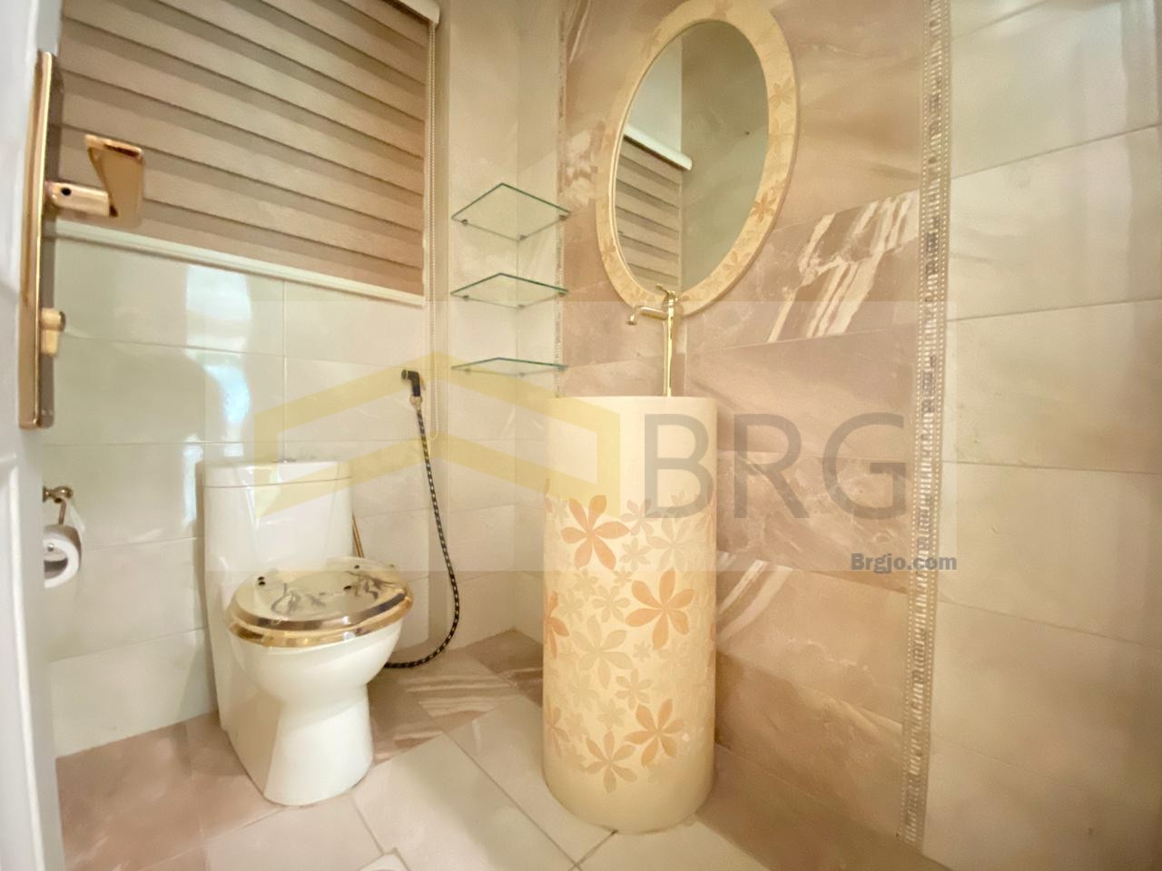 eb552a92-b401-4905-b2ce-322a2164d18f