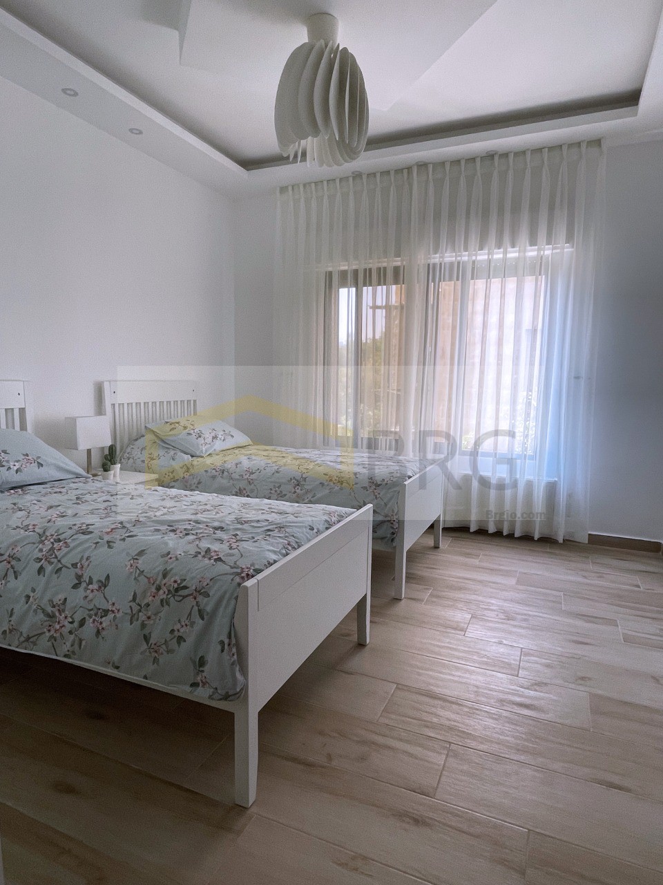 fc82dd41-d97e-495e-a87b-aa221cc62d6c (1)