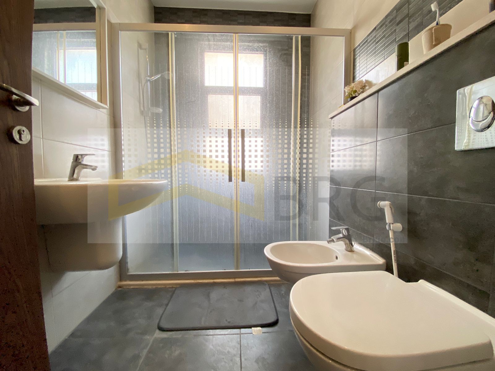 1798f525-7d37-4977-a150-535605902ef3