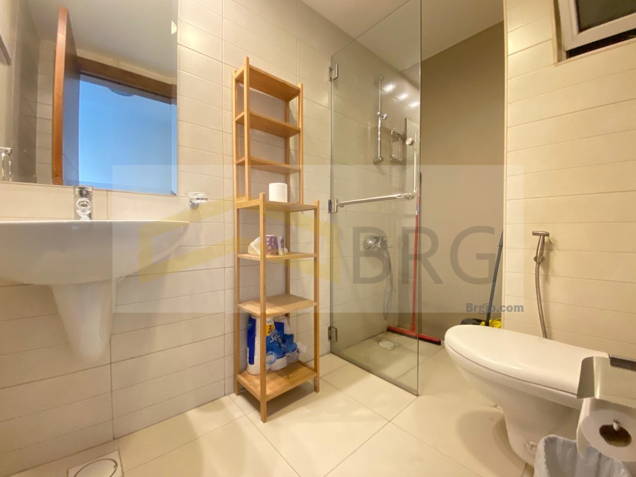 26a1ac81-dbc8-44e1-afa5-3374ae93391b