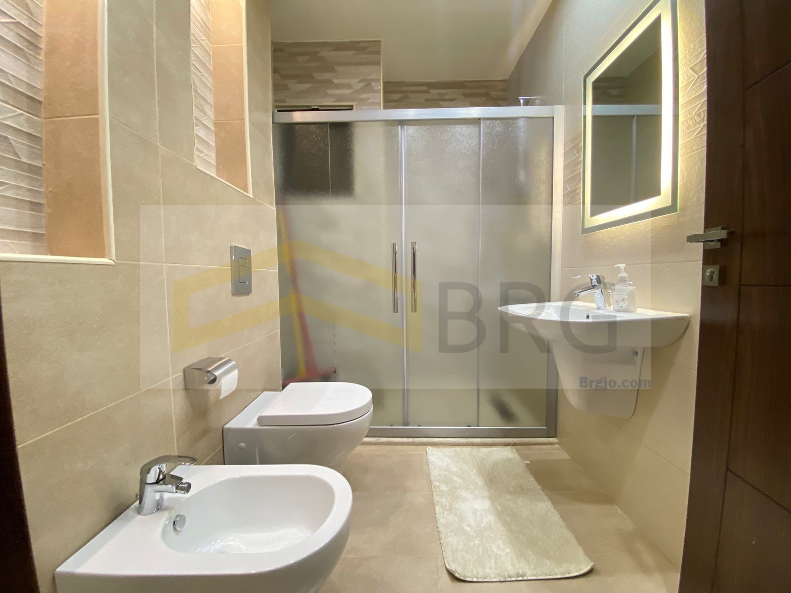 747ef3af-f3be-413e-bbb5-423b48d6b2b5