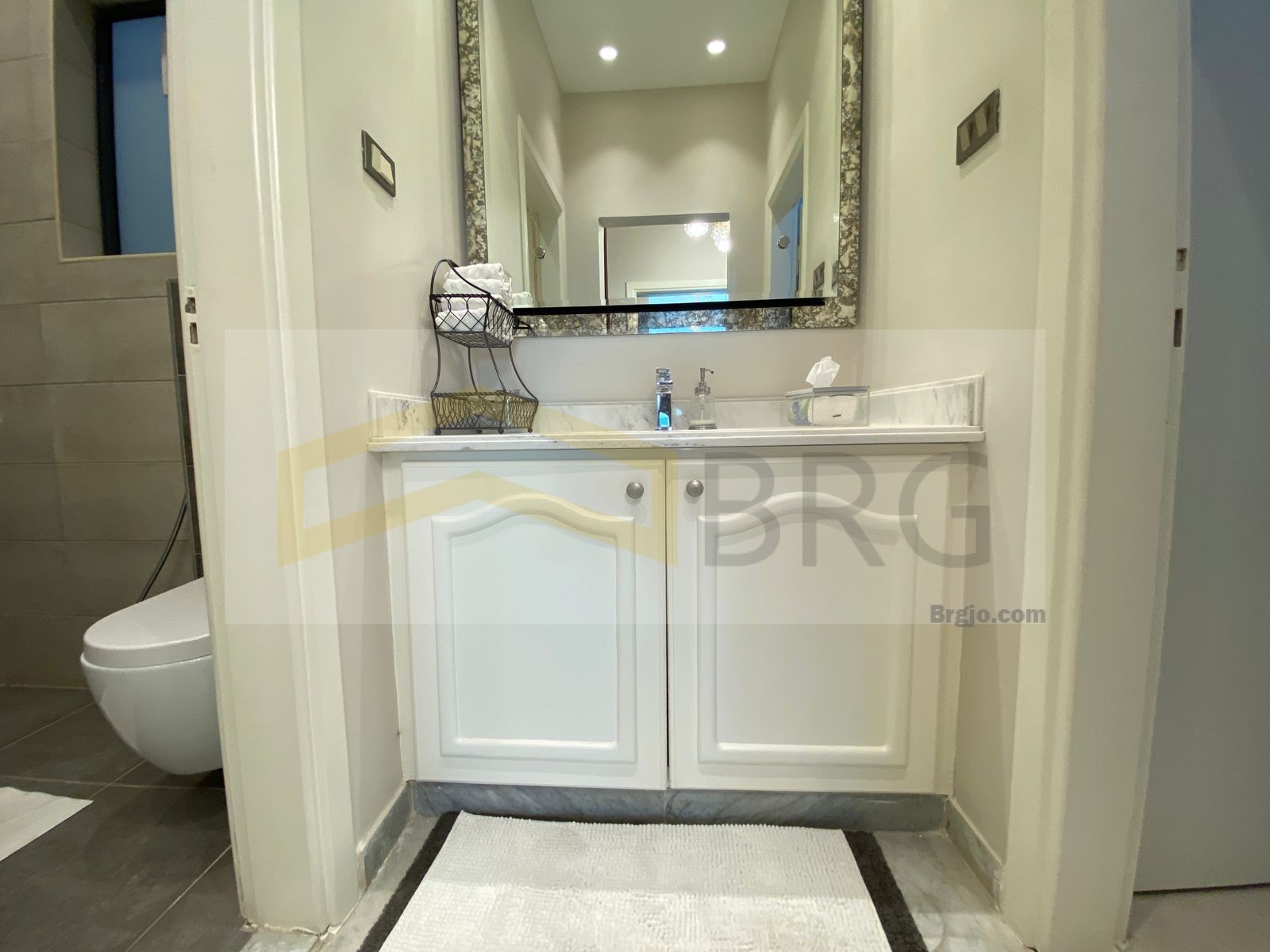 dfc1e027-a3d3-46c3-82d2-59f3948fedde