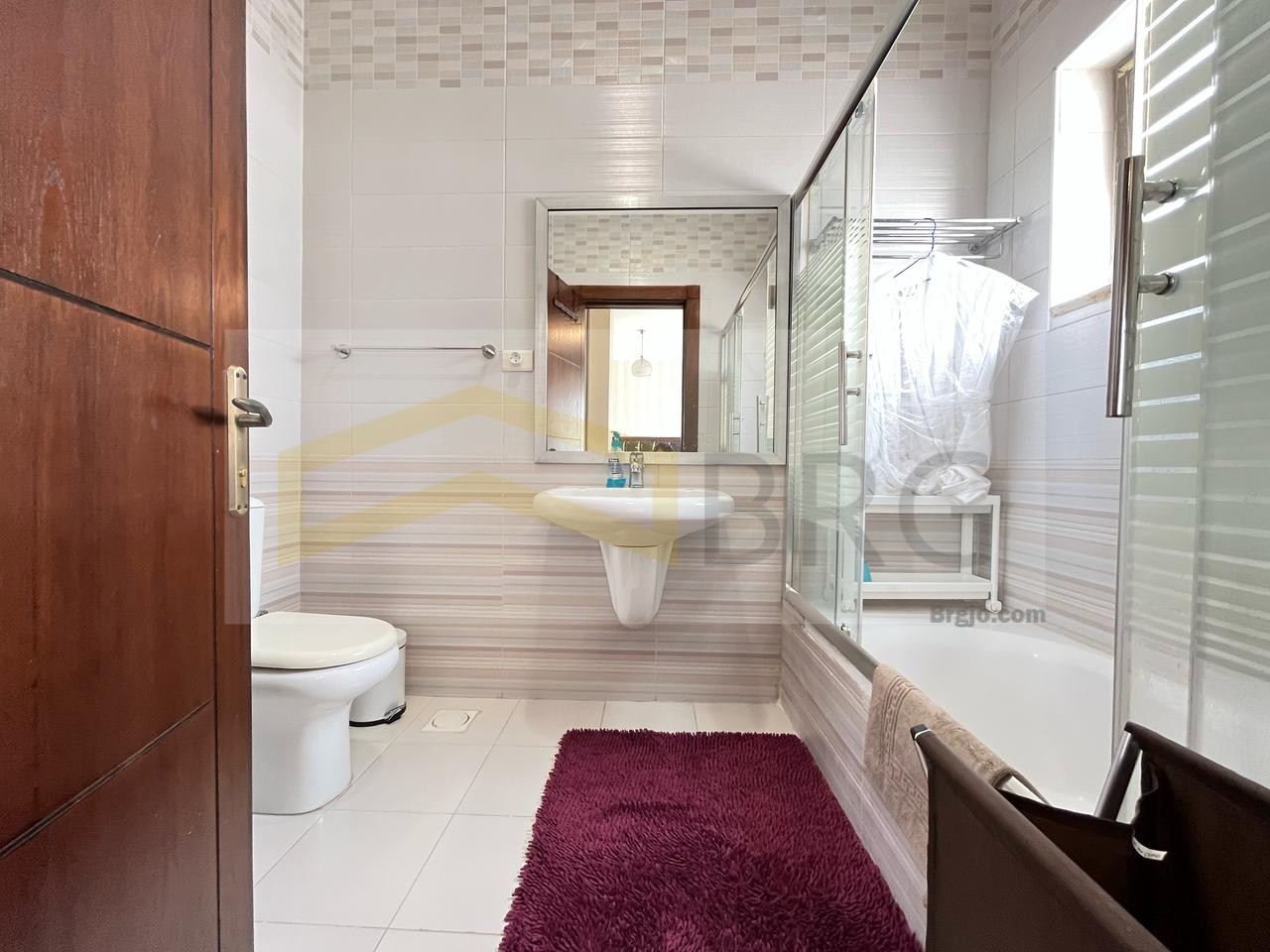 e066e451-c92d-4fc9-a7d2-acbc9ee728d5