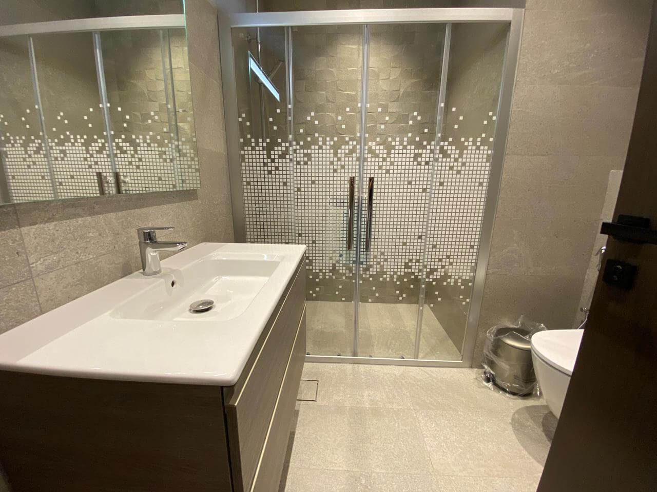 e1d65d70-6b37-45f7-89f5-d95e8417932c