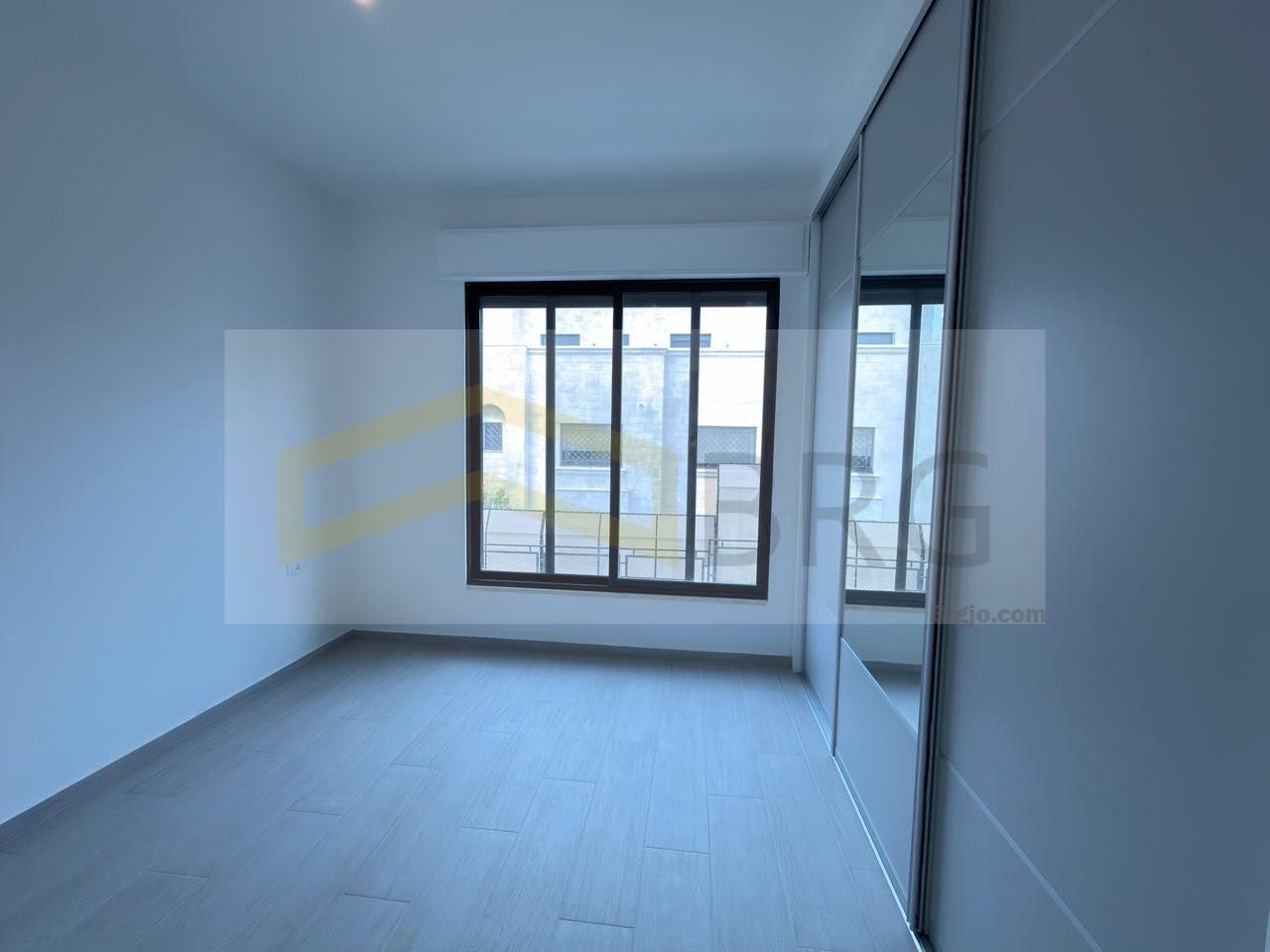 b1444878-7601-40a2-acc5-db439e7576c6